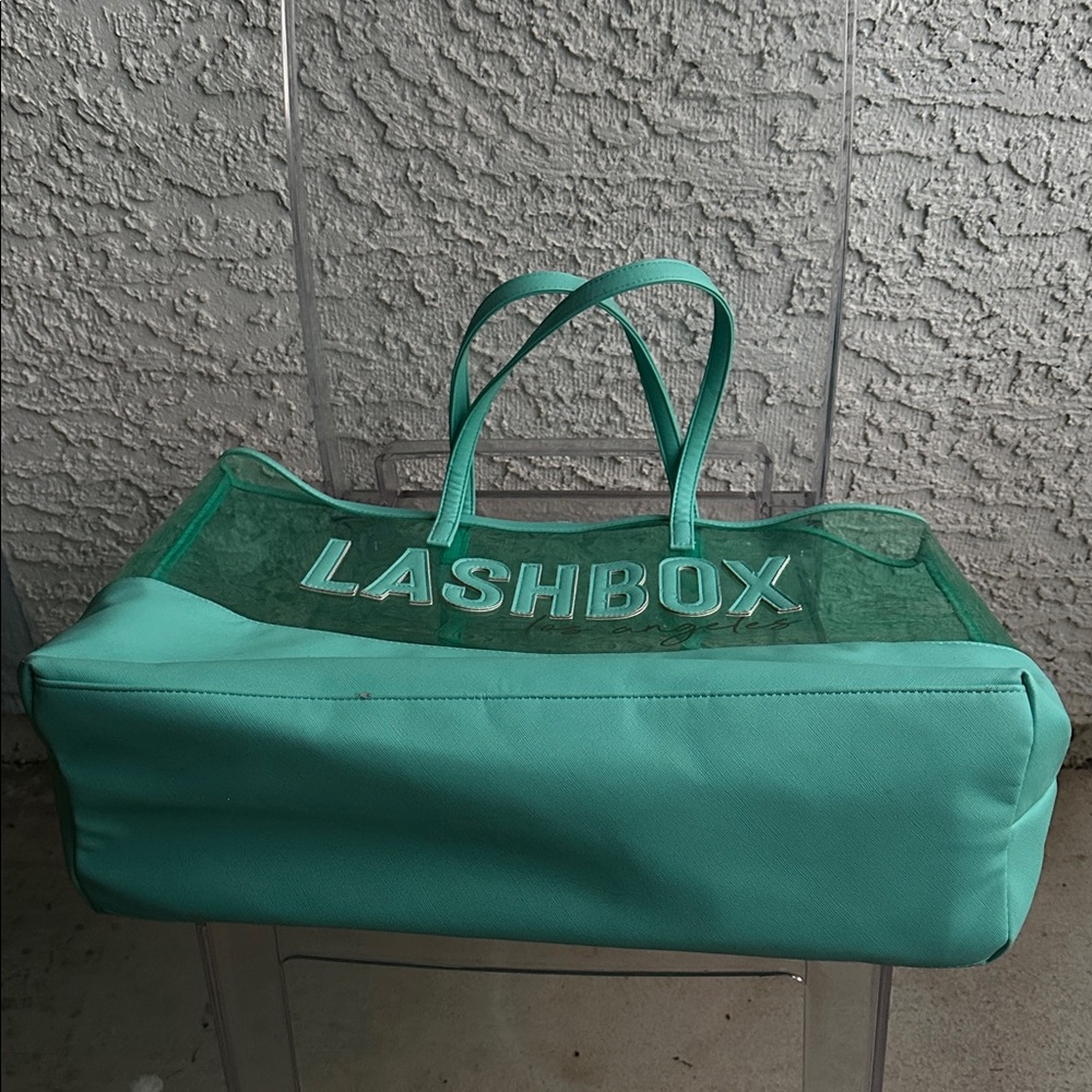LBLA Vacation Tote XL-Lashbox LA luxury vegan leather & PVC bag-used few times - Picture 14 of 16